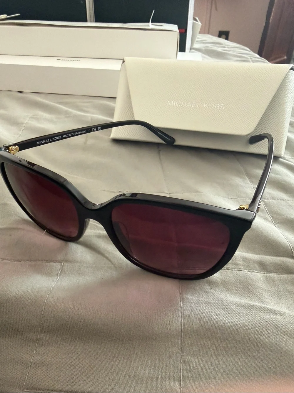 Michael Kors White Textured woman’s Accessory